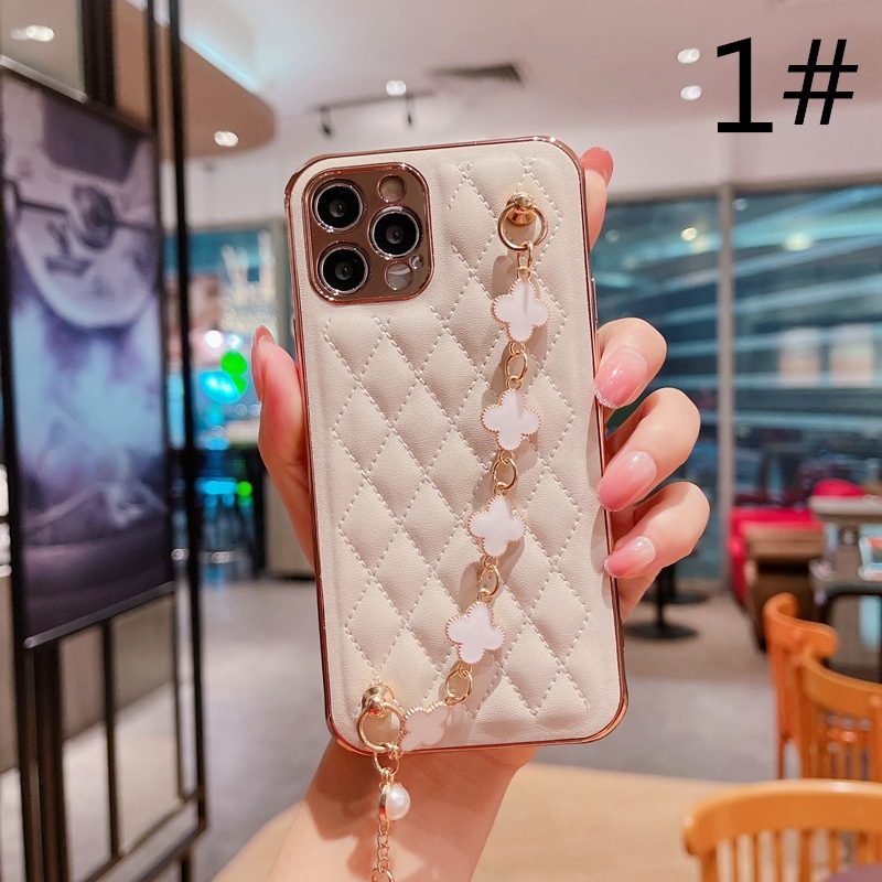新作 PU iPhoneケース スマホケース iPhone13ケース 携帯カバー 四つ葉のクローバー チェーン付き