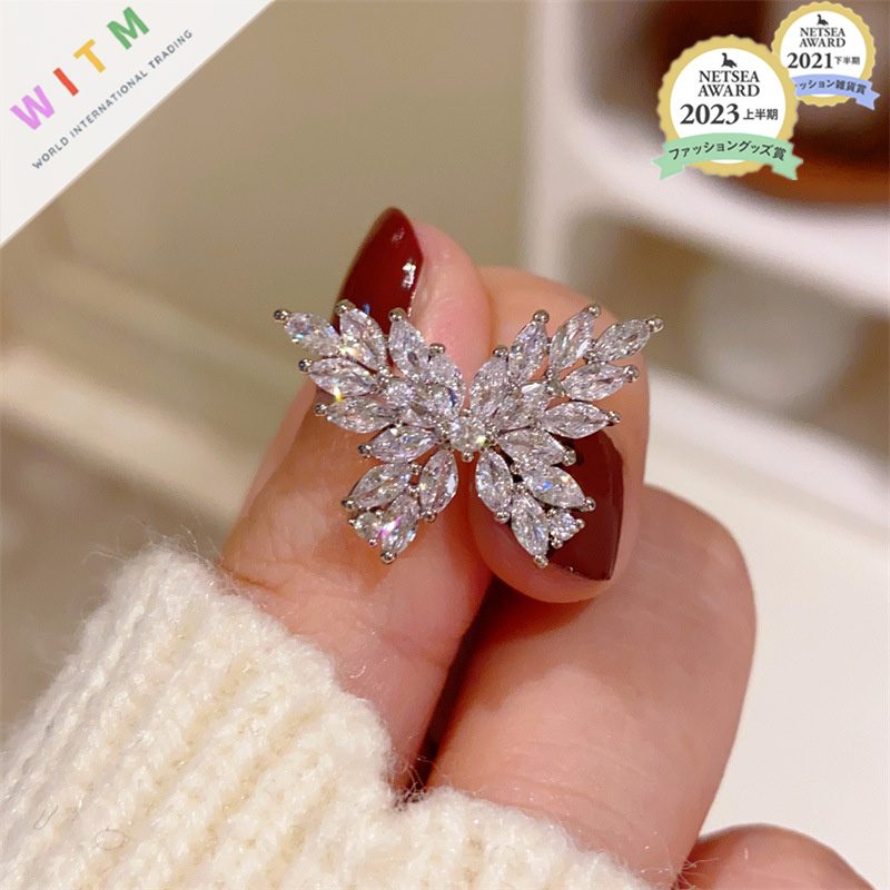 蝶形 ブローチ アクセサリー ラインストーン 18Kコーティング プレゼント 上品 高級感 レトロ バタフライ