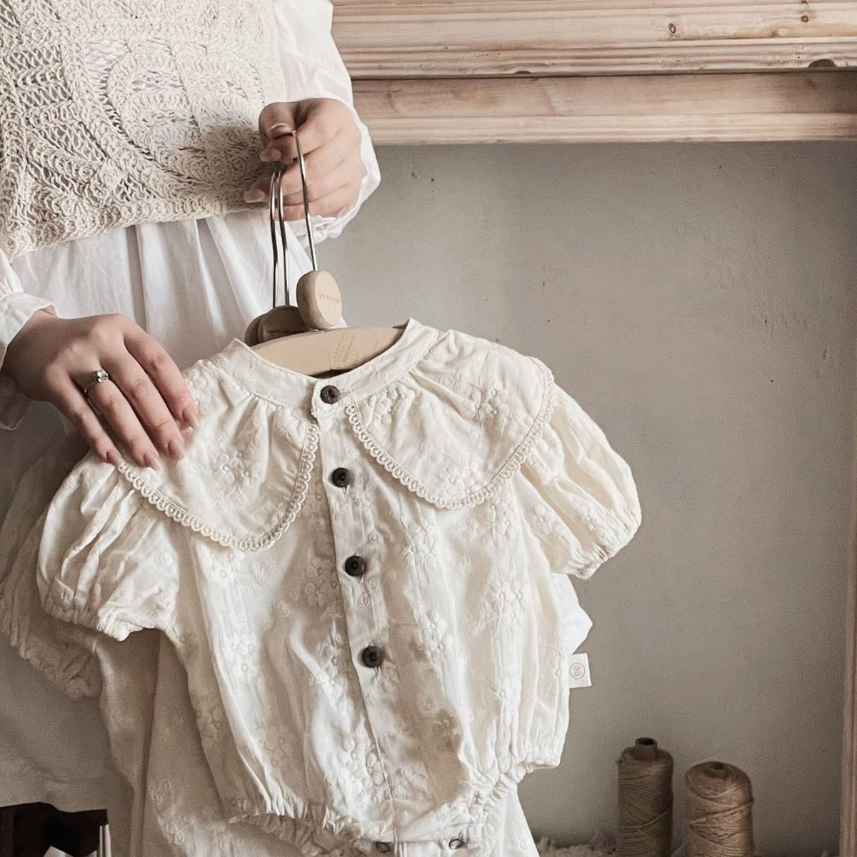 ins 夏新作　ins　ベビー服　パフスリーブ　刺繍　花柄　ロンパース　子供服　可愛い　おしゃれ　半袖