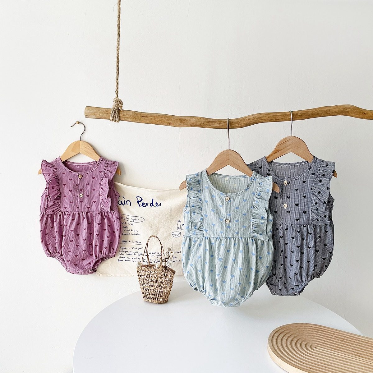 ins 夏新作 女の子 ハート刺繍 ロンパース フラッタースリーブ 可愛い カバーオール おしゃれ