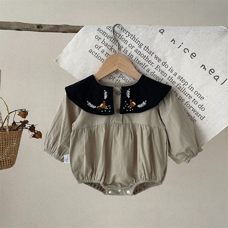 ins 秋新作　ベビー服　ロンパース　パフスリーブ　女の子　刺繍柄ネック　おしゃれ　カバーオール