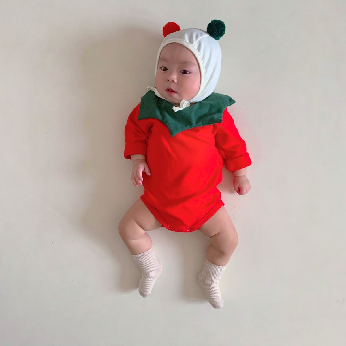 ins大人気　クリスマス　ベビー服　セットアップ　ボンネット付き　赤ちゃん　サンタ服　カバーオール