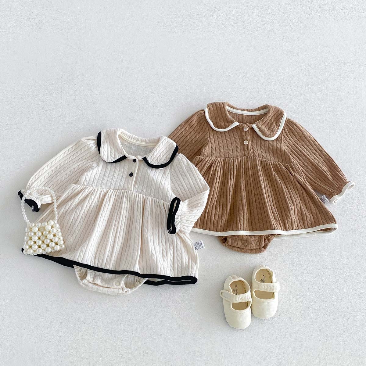 秋新作　ベビー服　女の子　パイピング　長袖　ロンパース　可愛い　アラン模様　柔らか　子供服　2色