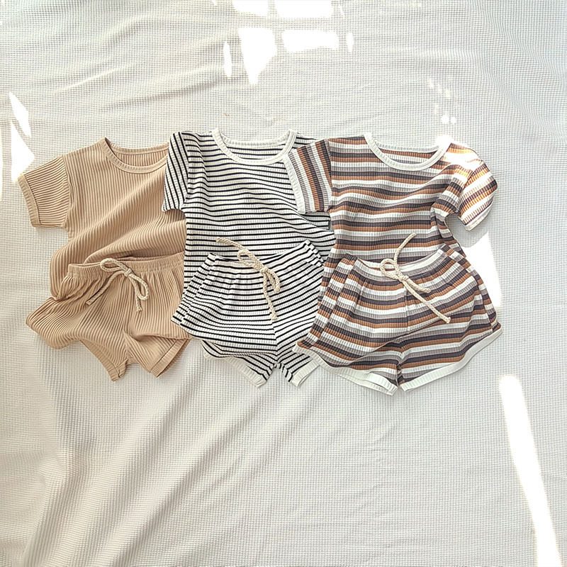 ins 夏新作　ベビー服　ユニセックス　セットアップ　半袖Tシャツ　ハーフパンツ　可愛い　ボーダー柄