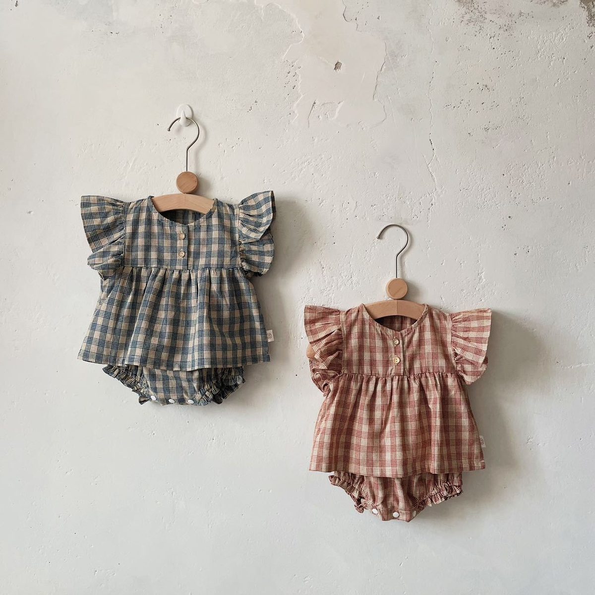 ins 夏新作　ベビー服　女の子　チェック柄　フラッタースリーブ　セットアップ　ブラウス　ショートパンツ