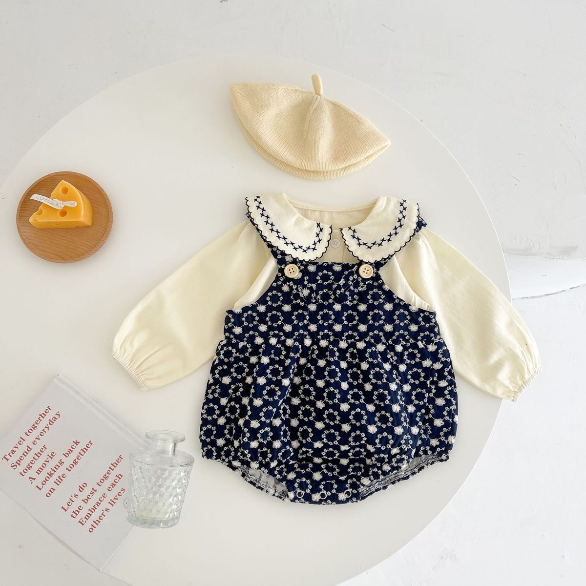 ins 秋新作　ベビー服　男女兼用　サロペット　ロンパース　刺繍柄　カジュアル　可愛い　おしゃれ