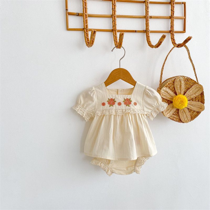 ins 夏新作　ベビー服　女の子　刺繍　花柄　半袖ブラウス　ショートパンツ　可愛い　おしゃれ　レース