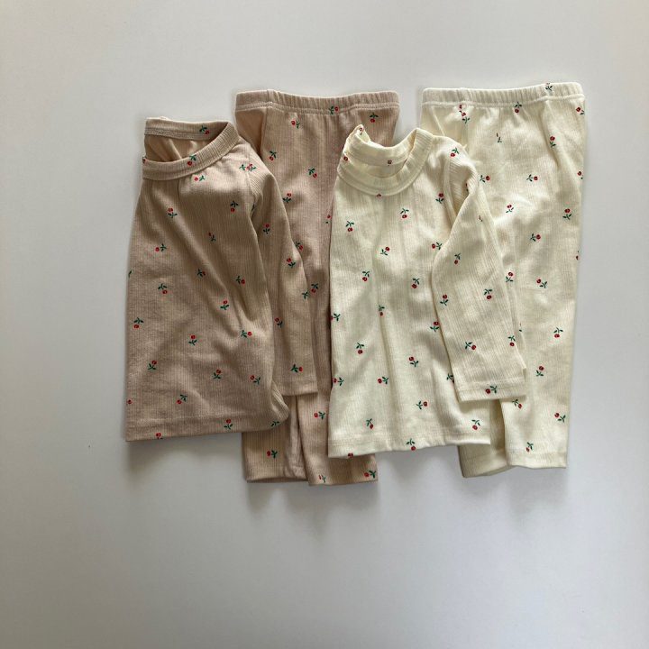 ins 秋新作 ベビー服 花柄 プリント セットアップ Tシャツ ロングパンツ 部屋着 女の子 柔らか
