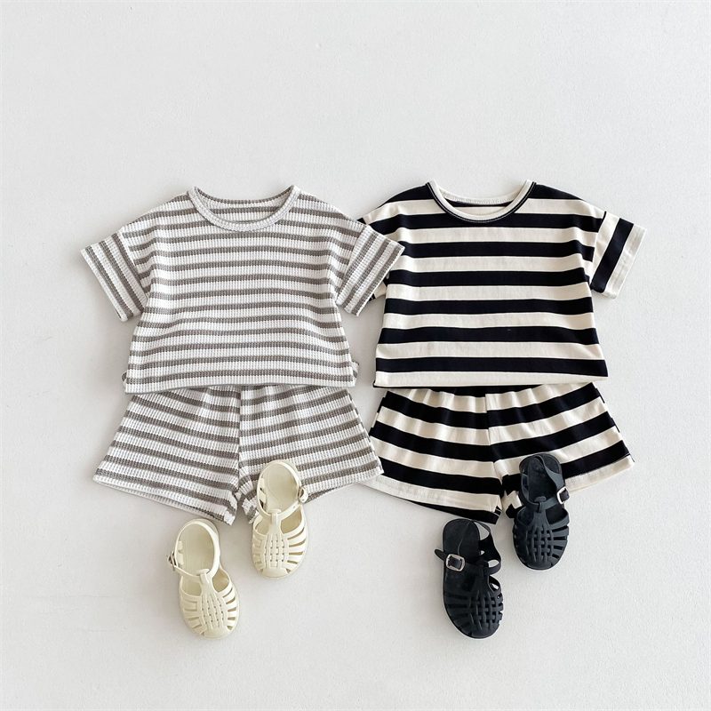 ins 夏新作　ベビー服　セットアップ　半袖Tシャツ　ショートパンツ　ボーダー柄　可愛い　子供服　柔らか