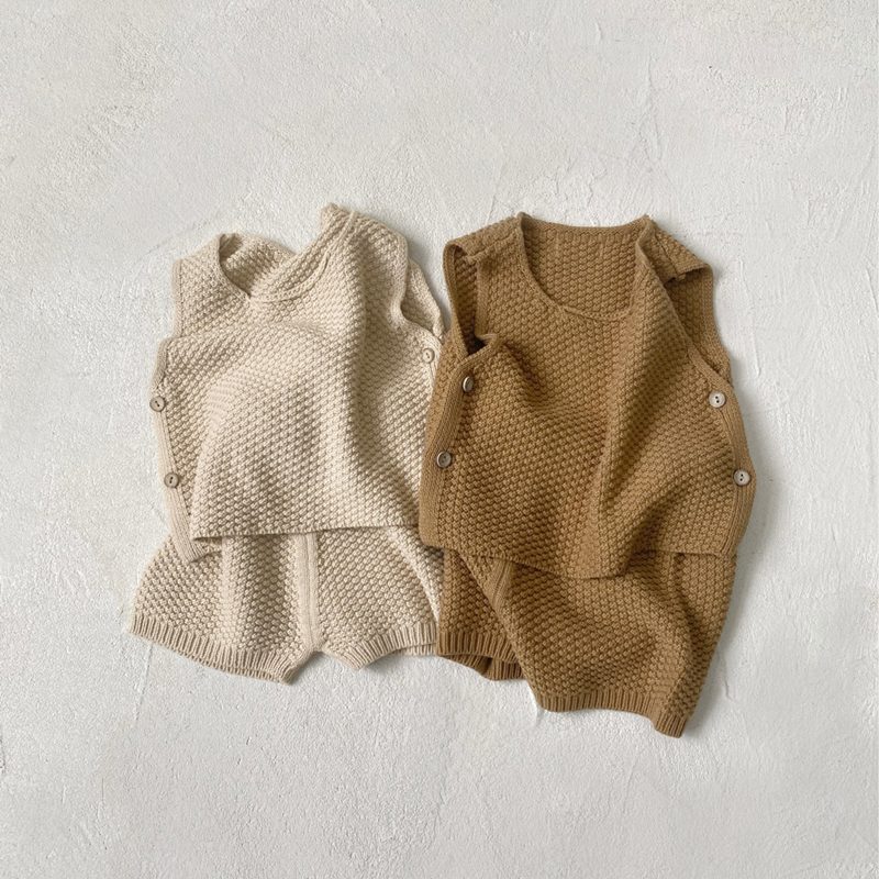 ins 秋新作　ベビー服　ニット　セットアップ　ベスト　ショートパンツ　可愛い　おしゃれ　子供服　無地