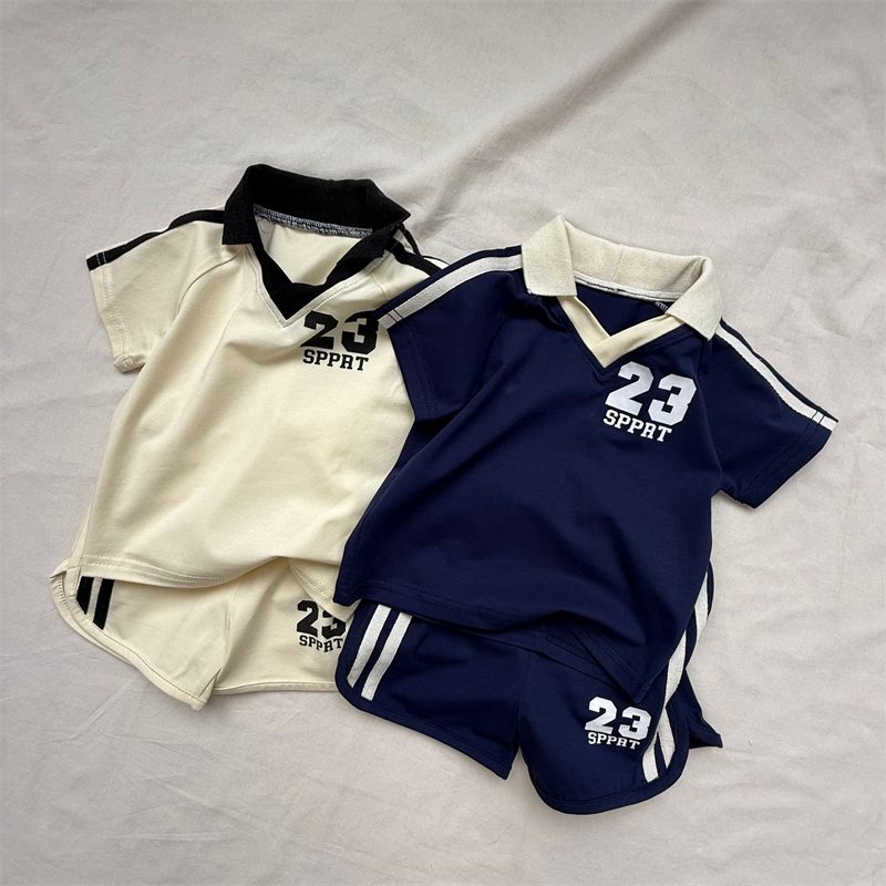 ins 夏新作　子供服　スポーツウェア　セットアップ　半袖　Tシャツ　ショートパンツ　可愛い　サッカー