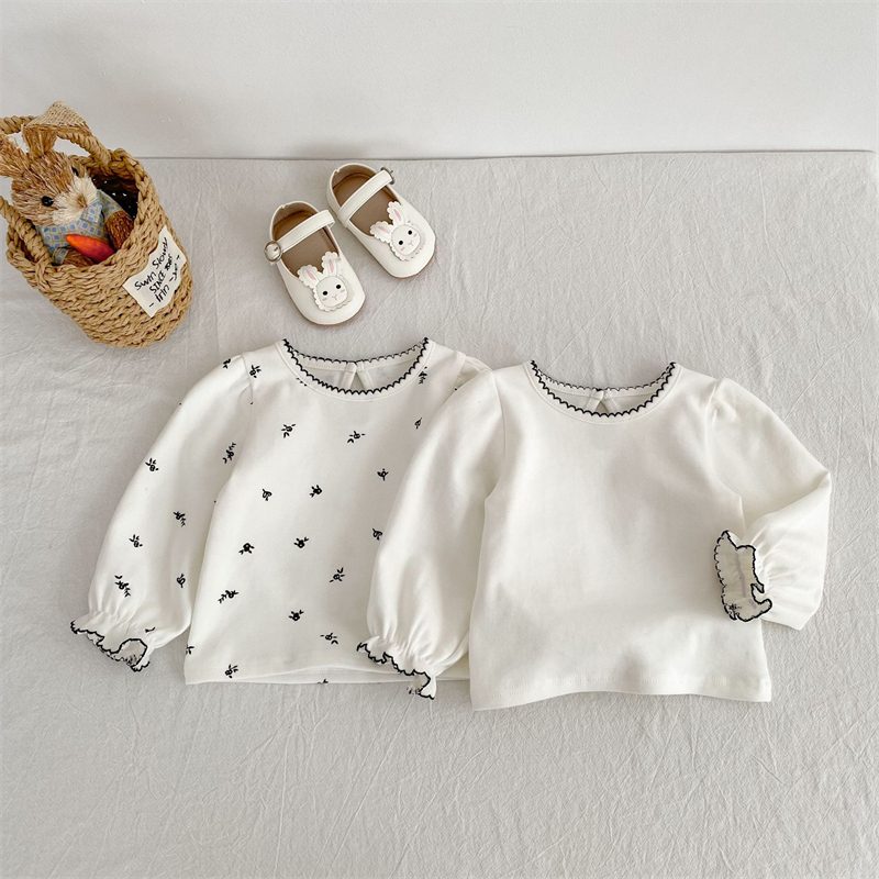ins 秋新作　子供服　女の子　長袖　Tシャツ　ベビー服　トップス　インナーシャツ　花柄　可愛い　柔らか