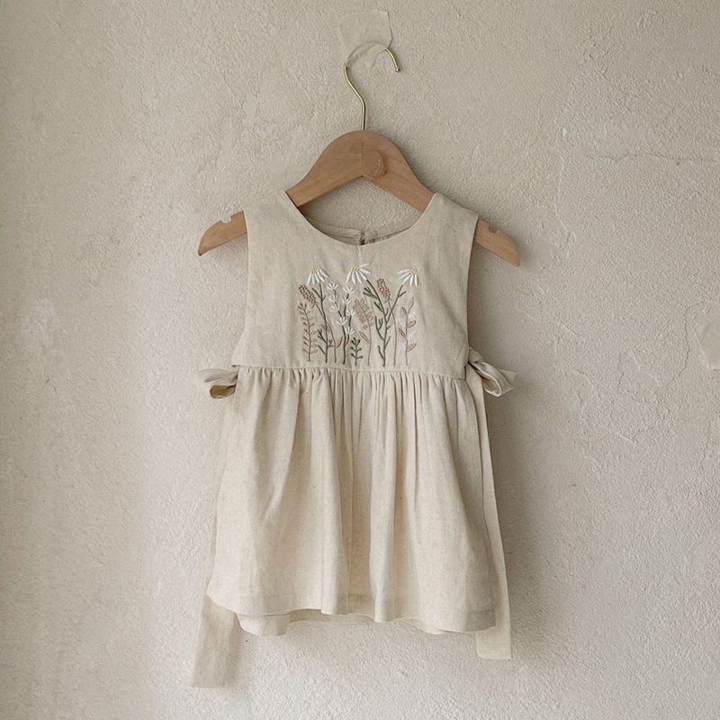 ins 秋新作　ベビー服　女の子　森ガール　ワンピース　ノースリーブ　可愛い　刺繍　花柄　ジレ　おしゃれ