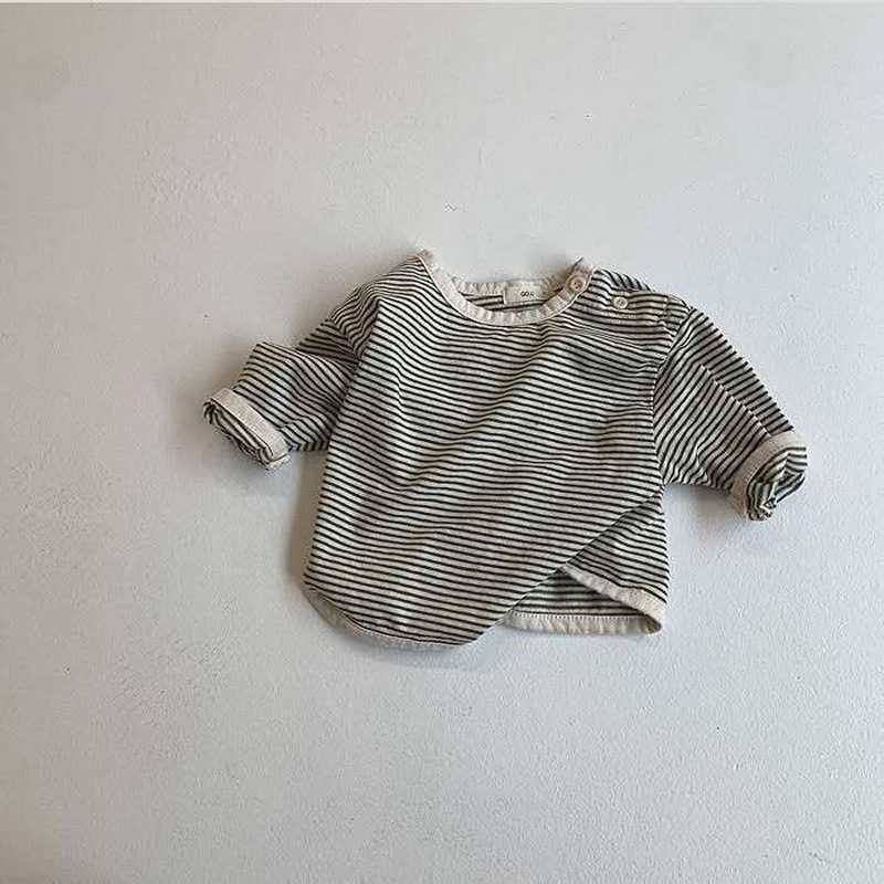 秋　子供服　ストライプ柄　可愛い　長袖Tシャツ　カジュアル　男の子　女の子　トップス　インナー