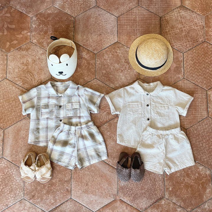 ins　夏新作　子供服　セットアップ　半袖シャツ　ショートパンツ　2点セット　カジュアル　チェック柄