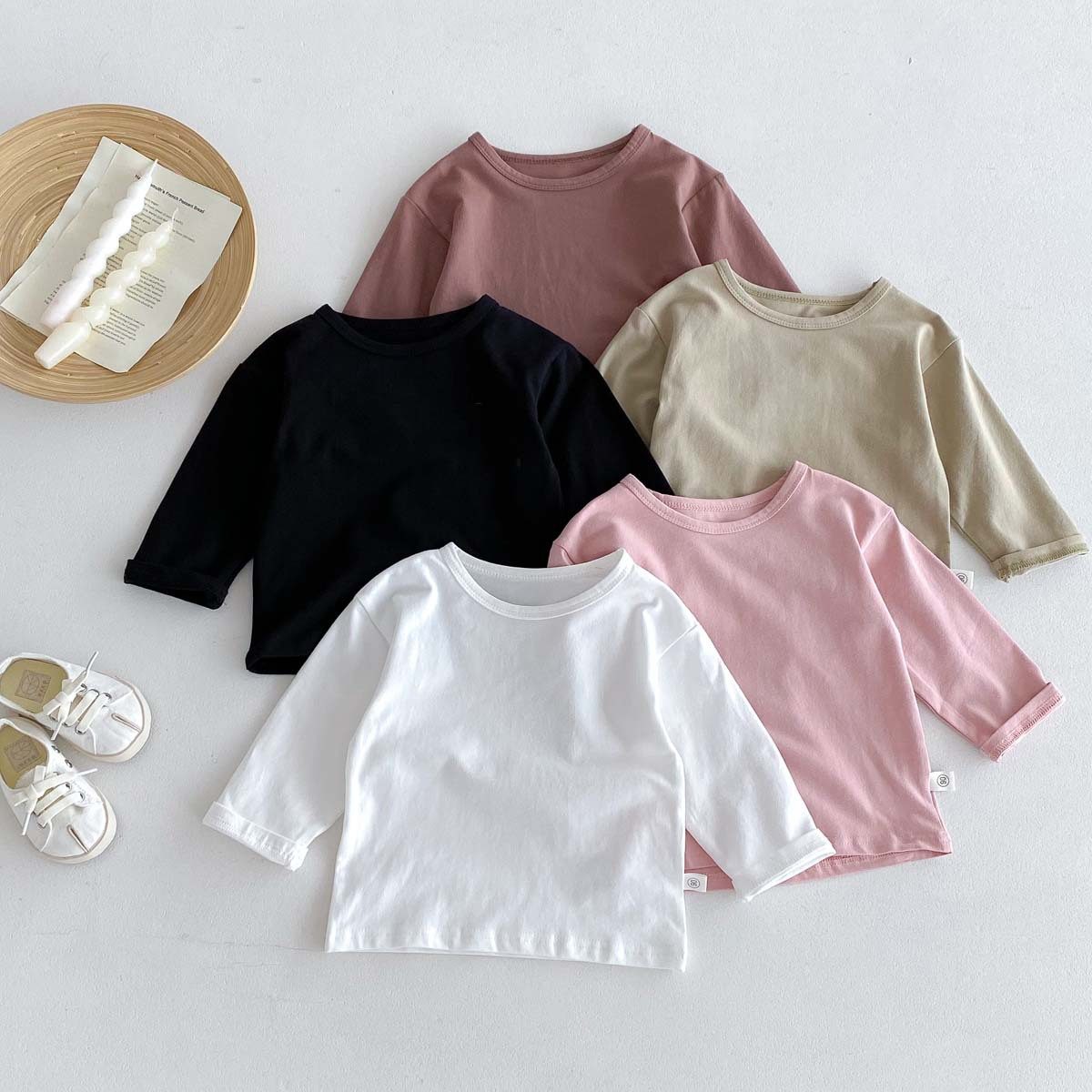 ins 秋新作　子供服　長袖　Tシャツ　無地　カジュアル　トップス　インナーシャツ　柔らかい　男女兼用