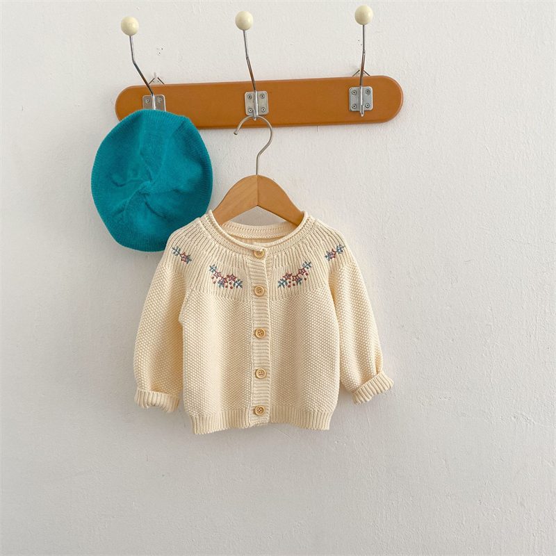 ins 秋新作　子供服　女の子　刺繍　花柄　カーディガン　ニット　トップス　可愛い　おしゃれ　セーター