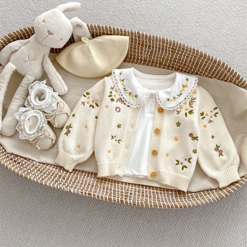 ins 秋新作　子供服　女の子　刺繍　花柄　カーディガン　ニット　トップス　可愛い　おしゃれ　セーター