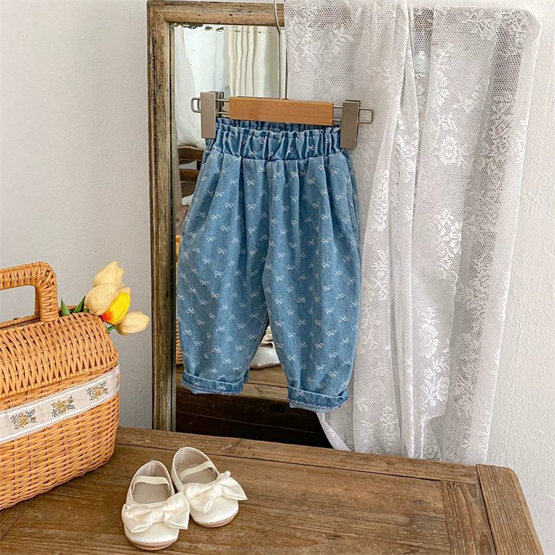 ins 秋新作　子供服　リボン柄　デニムパンツ　カジュアル　ボトムス　ズボン　ジーンズ　おしゃれ　女の子