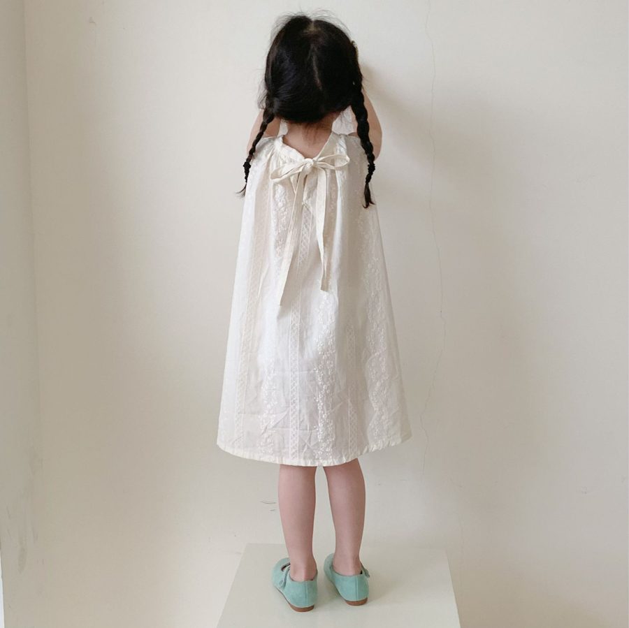 ins 夏新作　ins　子供服　女の子　ノースリーブ　刺繍　ワンピース　Aライン　可愛い　おしゃれ　花柄