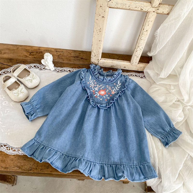 ins 秋新作　子供服　女の子　デニム　長袖　ワンピース　立ち襟　可愛い　おしゃれ　刺繍花柄　フリル