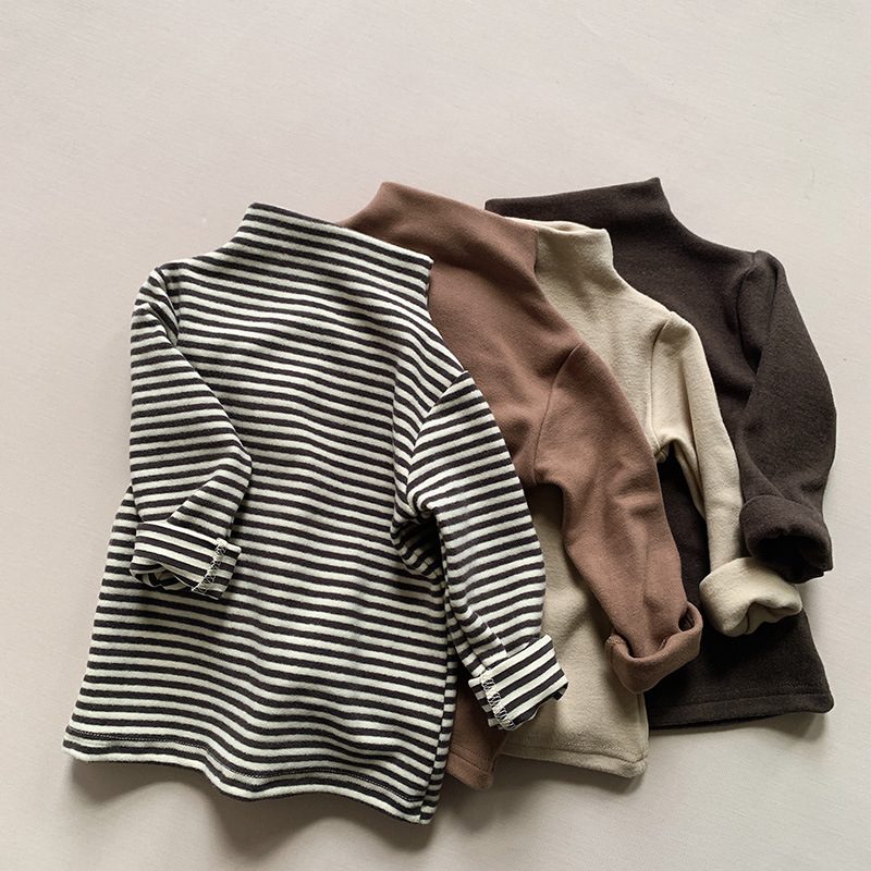秋新作　子供服　ストレッチあり　タートルネック　長袖Ｔシャツ　インナーシャツ　トップス　キッズ服