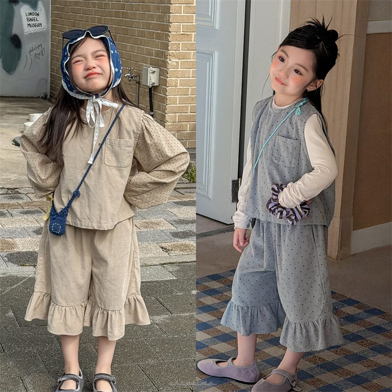 ins 秋新作 子供服 女の子 ノースリーブ フリル セットアップ ベスト 7分丈 パンツ 可愛い 2色