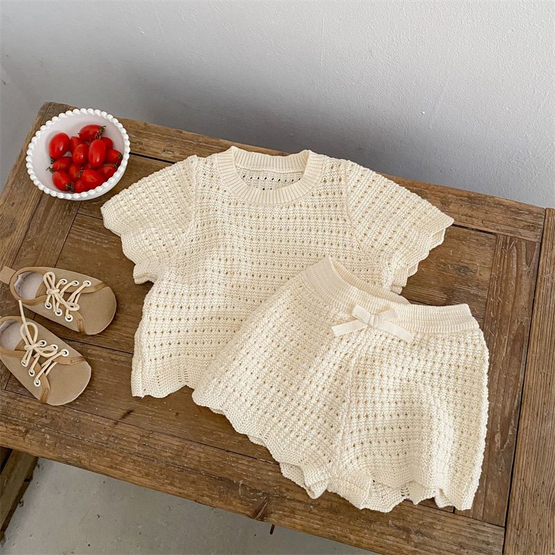 夏新作　子供服　女の子　透かし編みニット　セットアップ　半袖　Tシャツ　ショートパンツ　可愛い