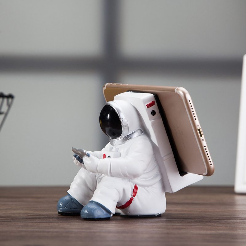 宇宙飛行士 スマホスタンド スマホ置き スマホホルダー 卓上スタンド 携帯置き 可愛い